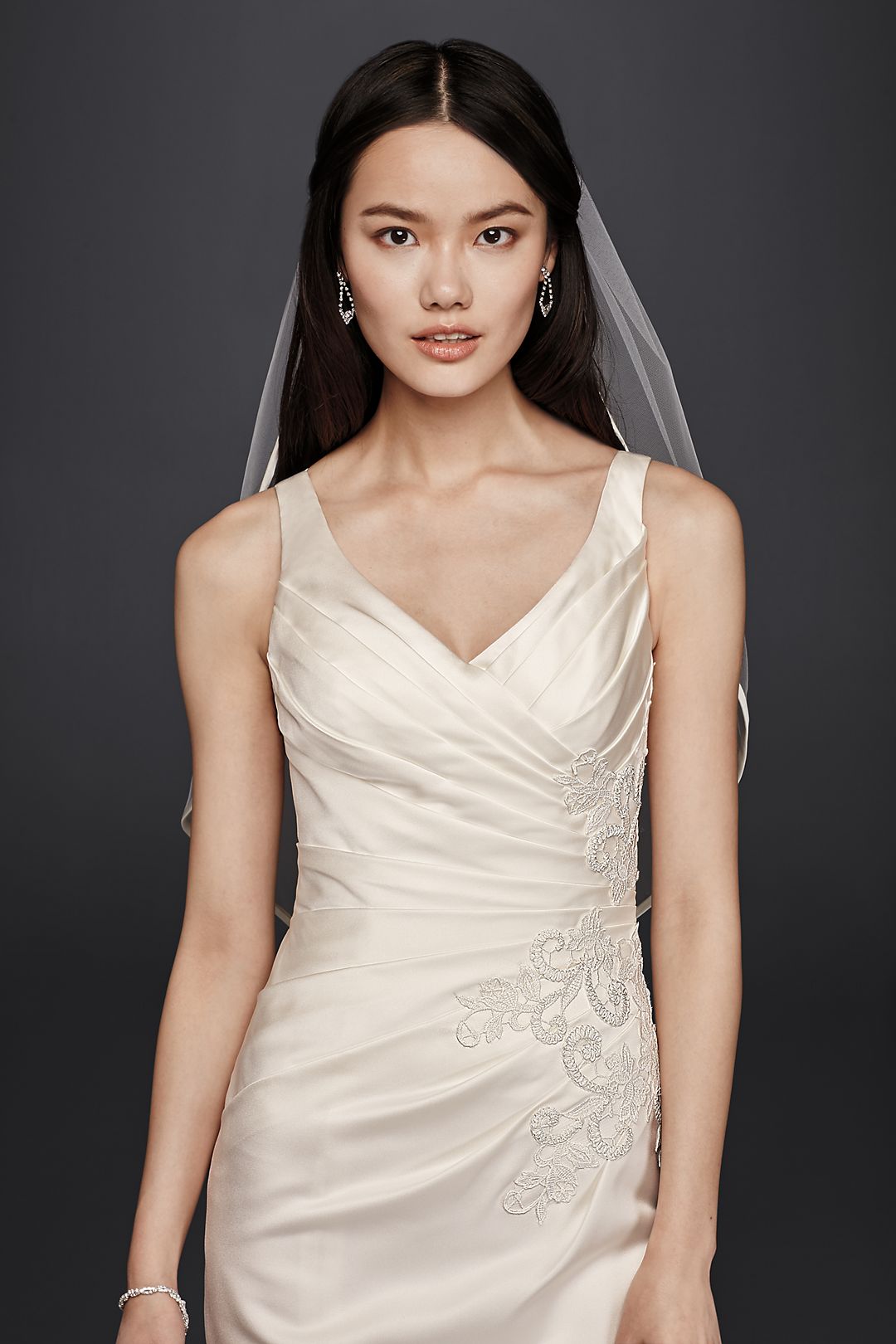 As-Is V-Neck Trumpet Wedding Dress Image 4