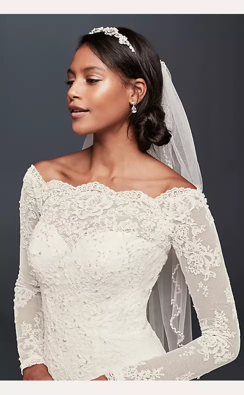 Off-The-Shoulder Scalloped Lace Mermaid Dress Image 3
