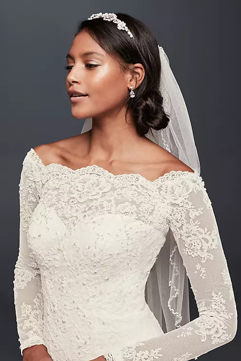 Off-The-Shoulder Scalloped Lace Mermaid Dress Image 3