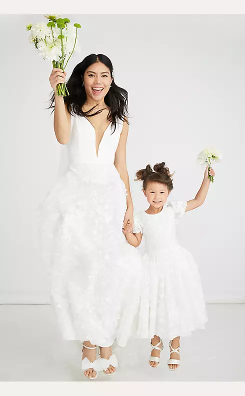 3D Floral Crepe A-Line Wedding Dress with Pockets Image 5