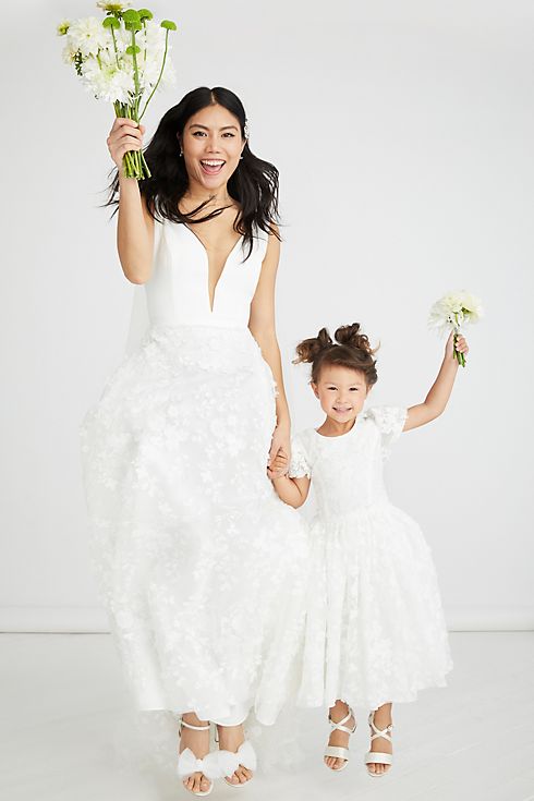 3D Floral Crepe A-Line Wedding Dress with Pockets Image 5