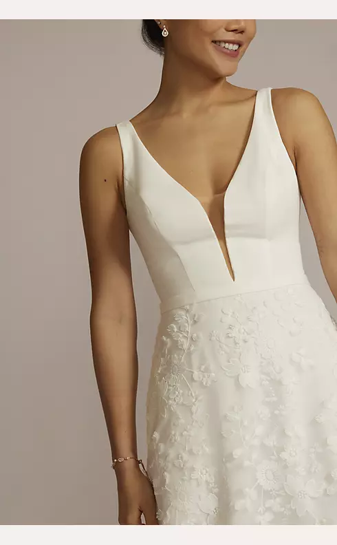 3D Floral Crepe A-Line Wedding Dress with Pockets Image 3