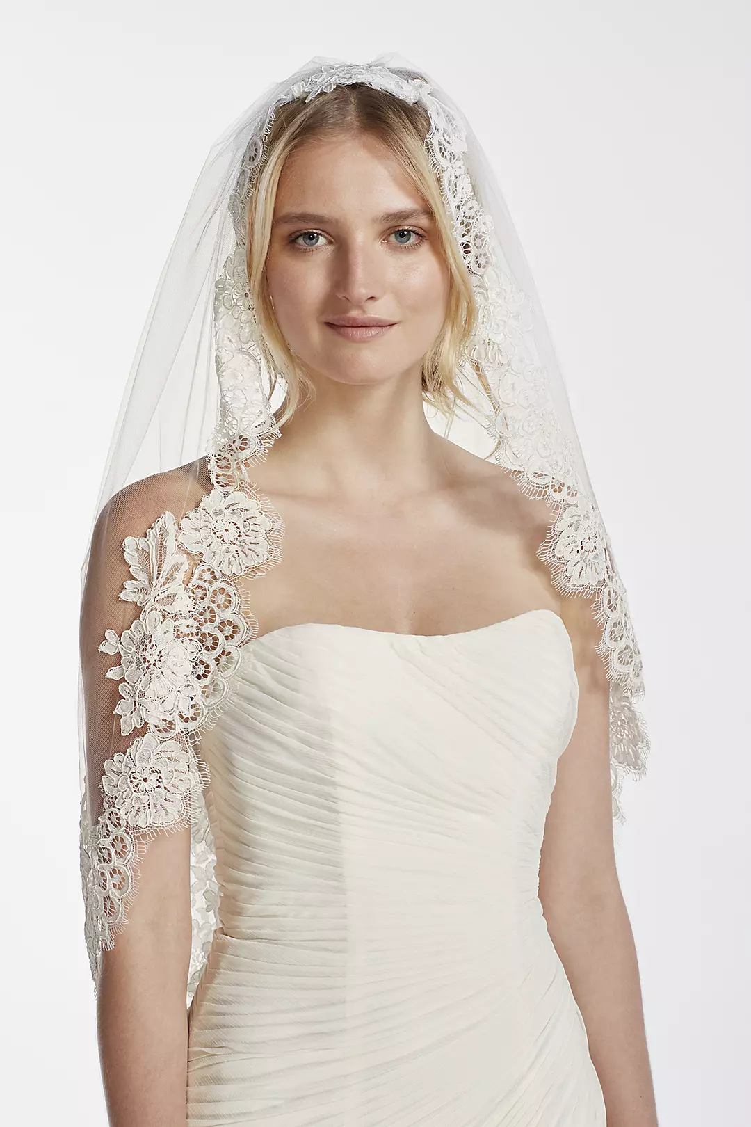Mid Veil with Trailing Lace Image 3