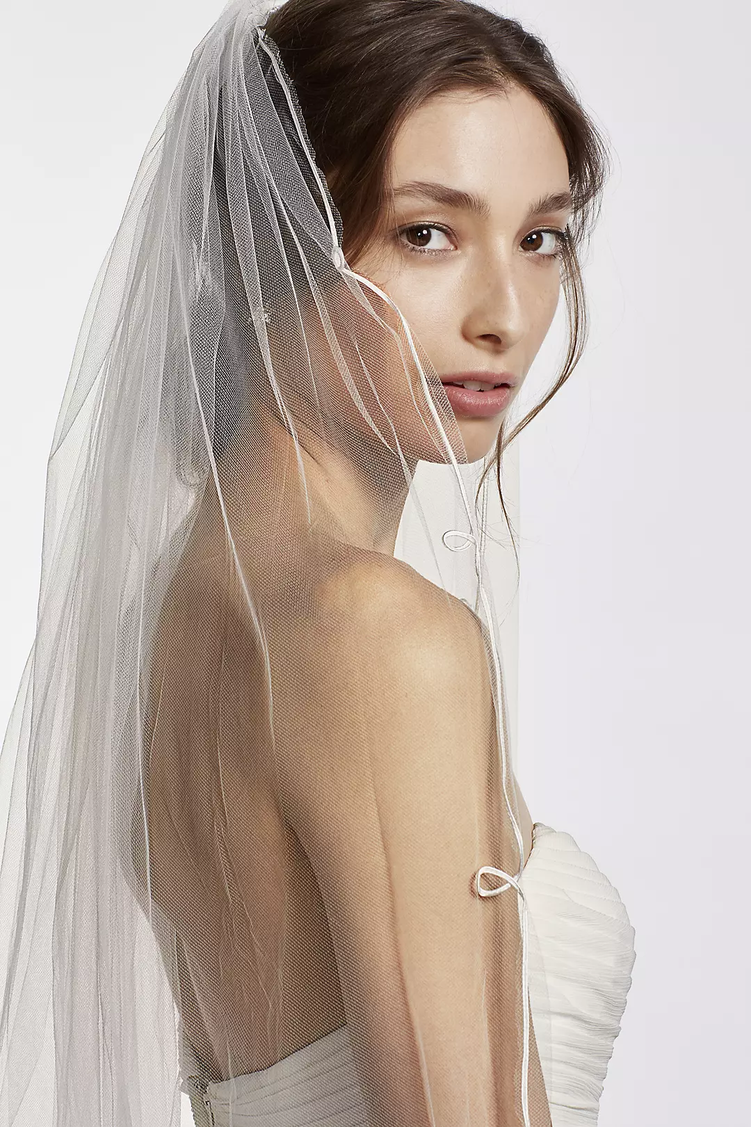 One tier Cathedral Veil with Simple Scroll Edge Image 2
