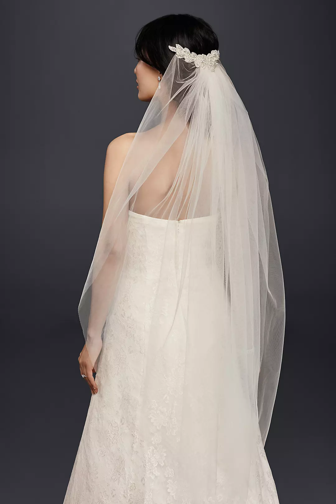 Mid-Length Veil with Floral Comb Detail