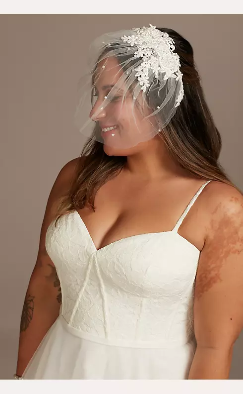  Unsutuo Wedding Veil Ivory Lace Applique Short Bride
