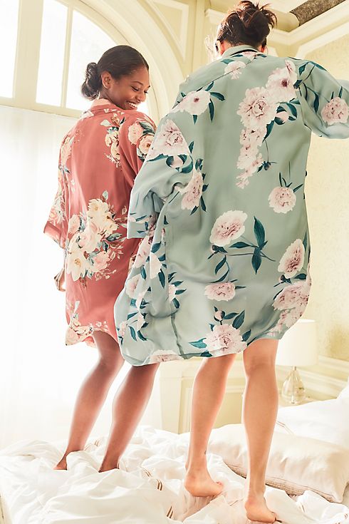 Dusty Sage Floral Bridal Party Robe Image 3