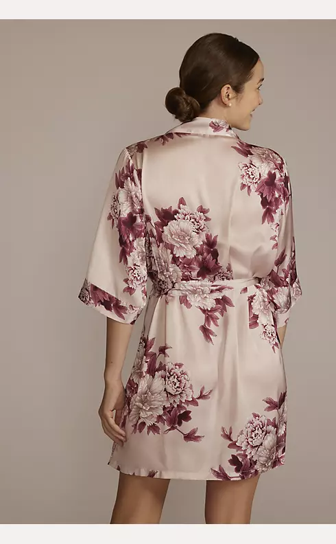 Dusty Pink Floral Bridal Party Robe Image 2