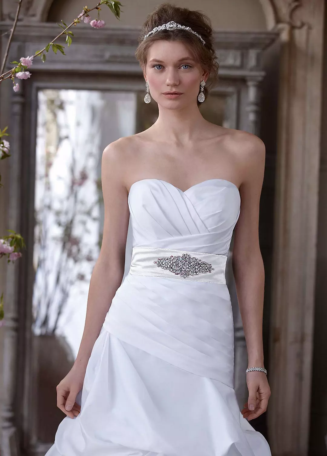 Dropped Waist Strapless Sweetheart Wedding Gown Image