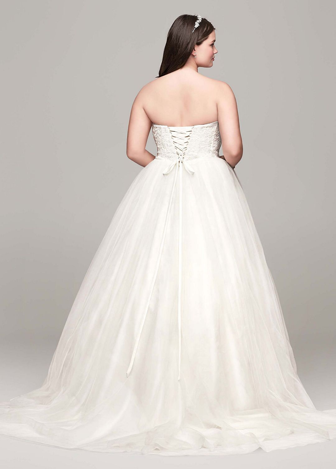Soft Tulle Lace Corset Plus Size Wedding Dress  Image 2