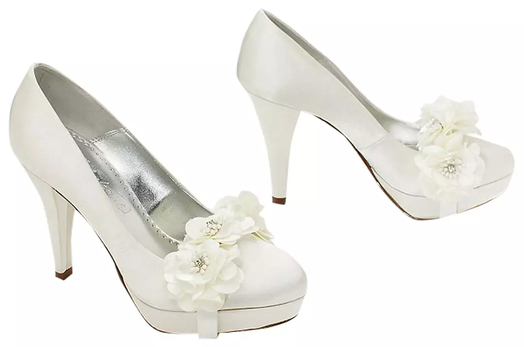 Charmeuse Pump with Removable Floral Corsage Image