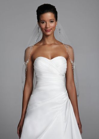 One Tier Veil with Scalloped Edging and Crystals Image