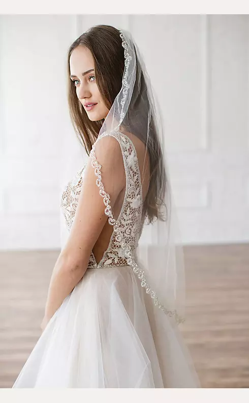 https://img.davidsbridal.com/is/image/DavidsBridalInc/lydia_veil_lydia_veil_bridal_wedding_hair_accessories_veils%20%287%29?wid=490&hei=792&fit=constrain,1&resmode=sharp2&op_usm=2.5,0.3,4&fmt=webp&qlt=75