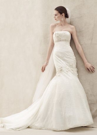 ウェディングドレス oleg cassini Oleg Cassini Illusion Cap Sleeve Wedding Dress | David's Bridal
