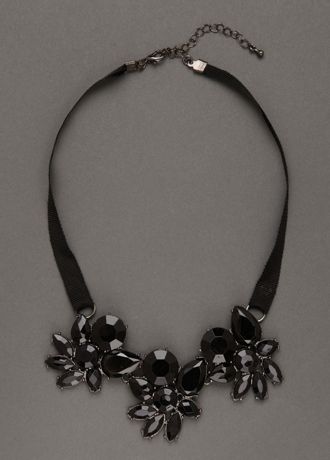 Black Flower Necklace Image